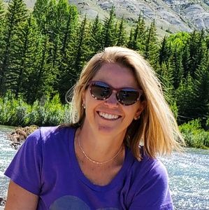 Meet your Posher, Dana